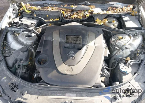 2008 Mercedes-Benz S 550 4Matic z USA, uszkodzony, nr VIN WDDNG86XX8A195928